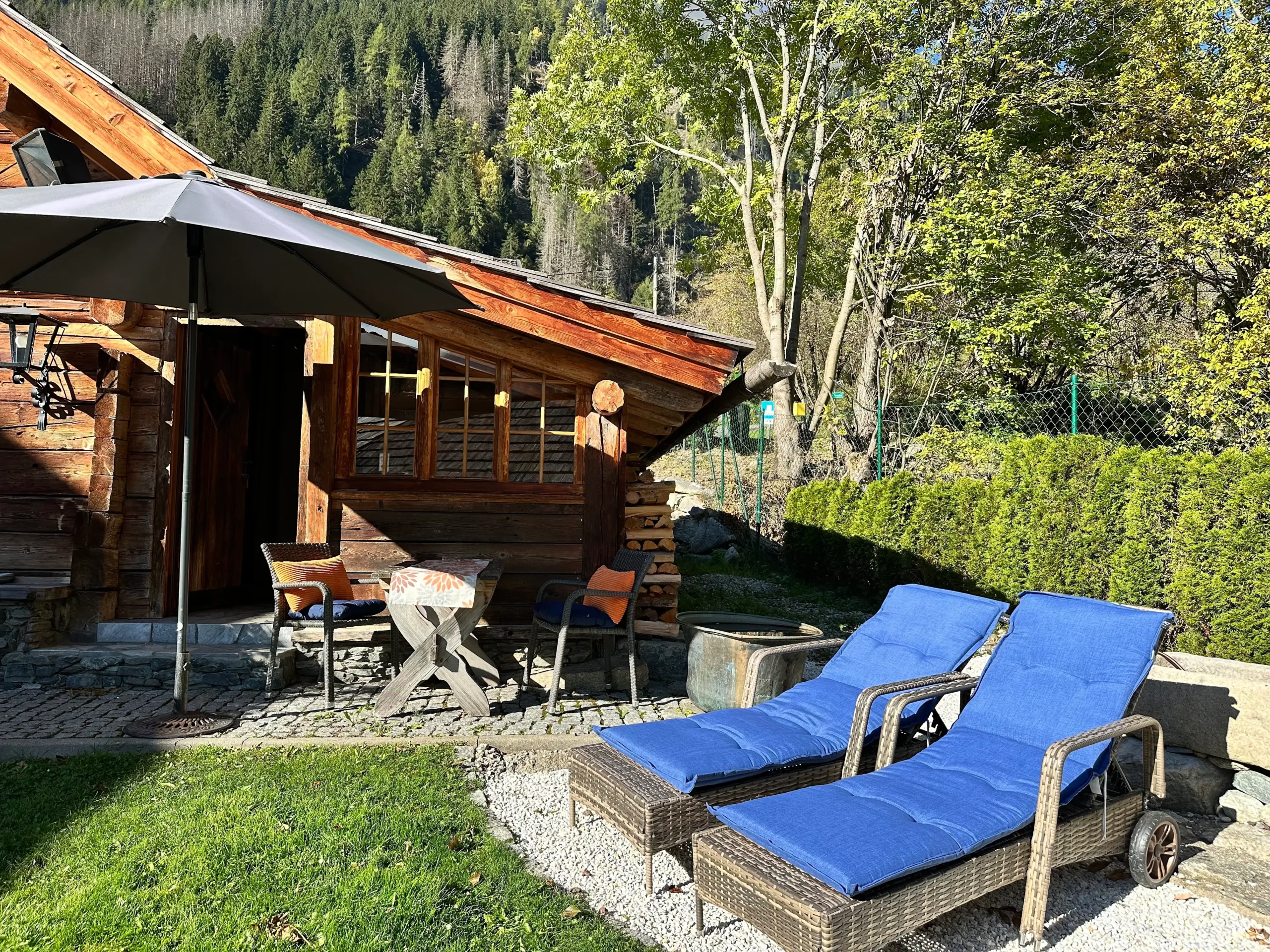 Berghütte mit Hund in Kärnten mit eingezäuntem Garten am Mölltaler Gletscher
